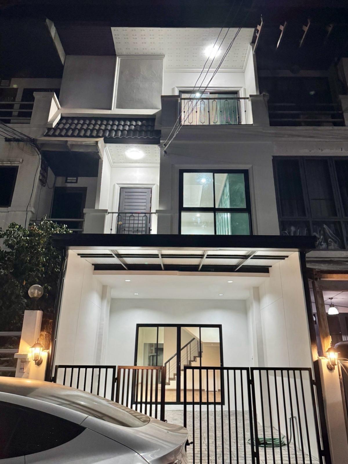 For SaleTownhomeLadprao101, Happy Land, The Mall Bang Kapi : For Sale Condo , Ketnuti Garden Ladprao , Phlapphla , Wang Thong Lang , Bangkok , CX-147675