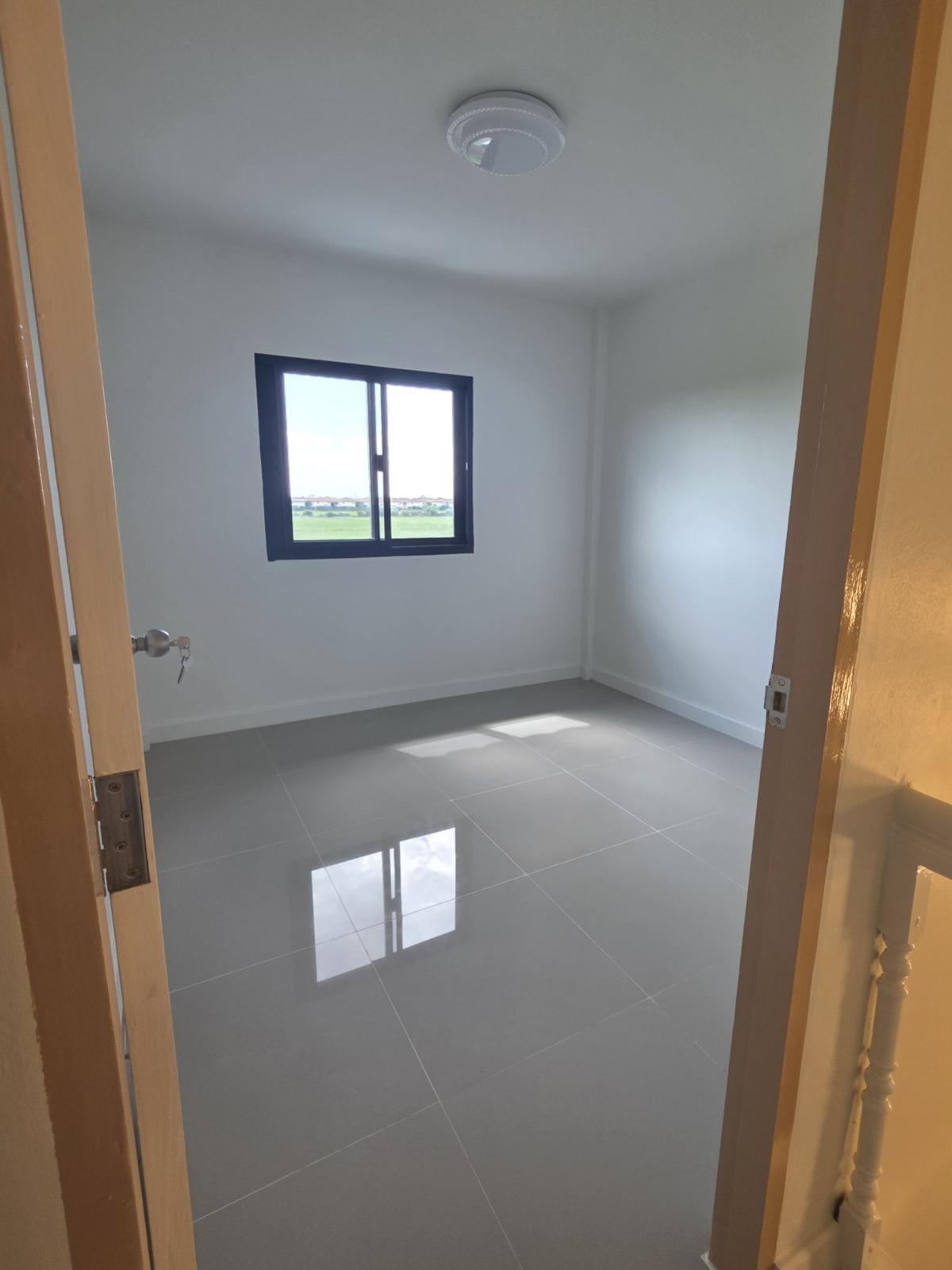 For SaleTownhomePathum Thani,Rangsit, Thammasat : For Sale Townhouse/Townhome  , Warangkul Klong 3 , Lat Sawai , Lam Luk Ka , Pathum Thani , CX-147678