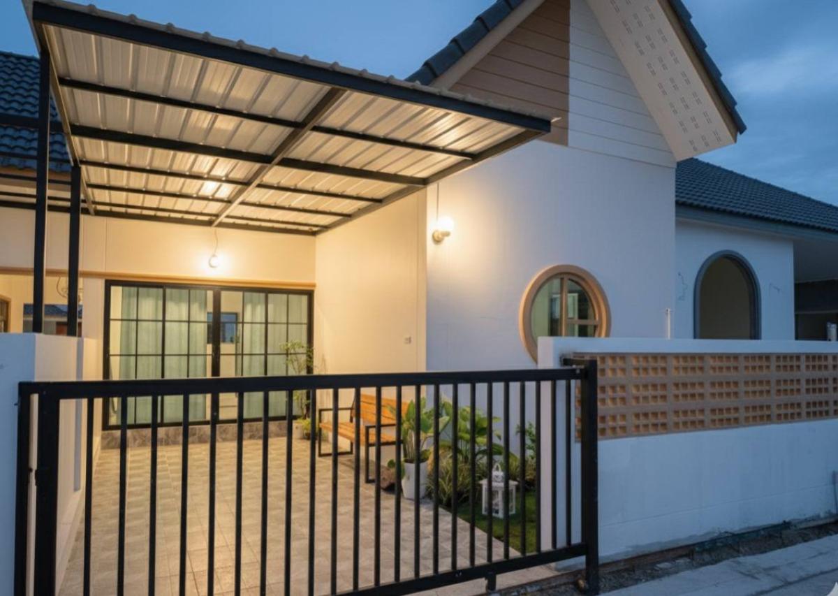 For SaleTownhomeRayong : For Sale Townhouse minimal , mab tabphut , Rayong , wide frontage , newly renovated , Noen Phra , Mueang Rayong , Rayong , CX-144622