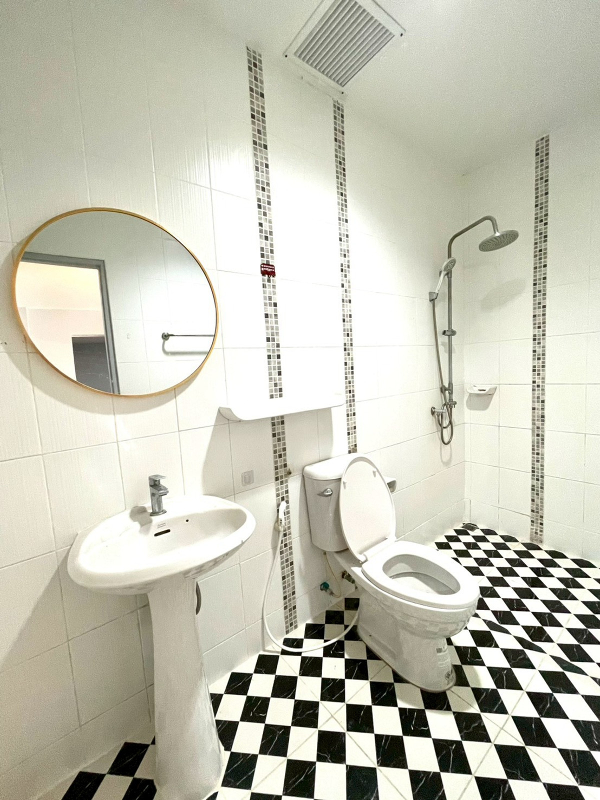 For SaleHousePattaya, Bangsaen, Chonburi : Happy Place Village / 5 Bedrooms (FOR SALE), Happy Place Village / 5 Bedrooms (FOR SALE) BEWN107