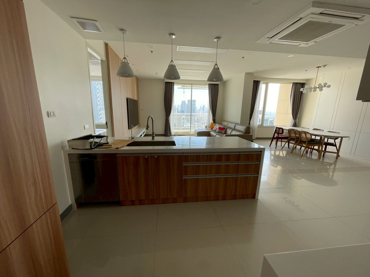 For SaleCondoSathorn, Narathiwat : Condo for sale, 3 bedrooms, in the heart of Sathorn, The Empire Place Sathorn ️