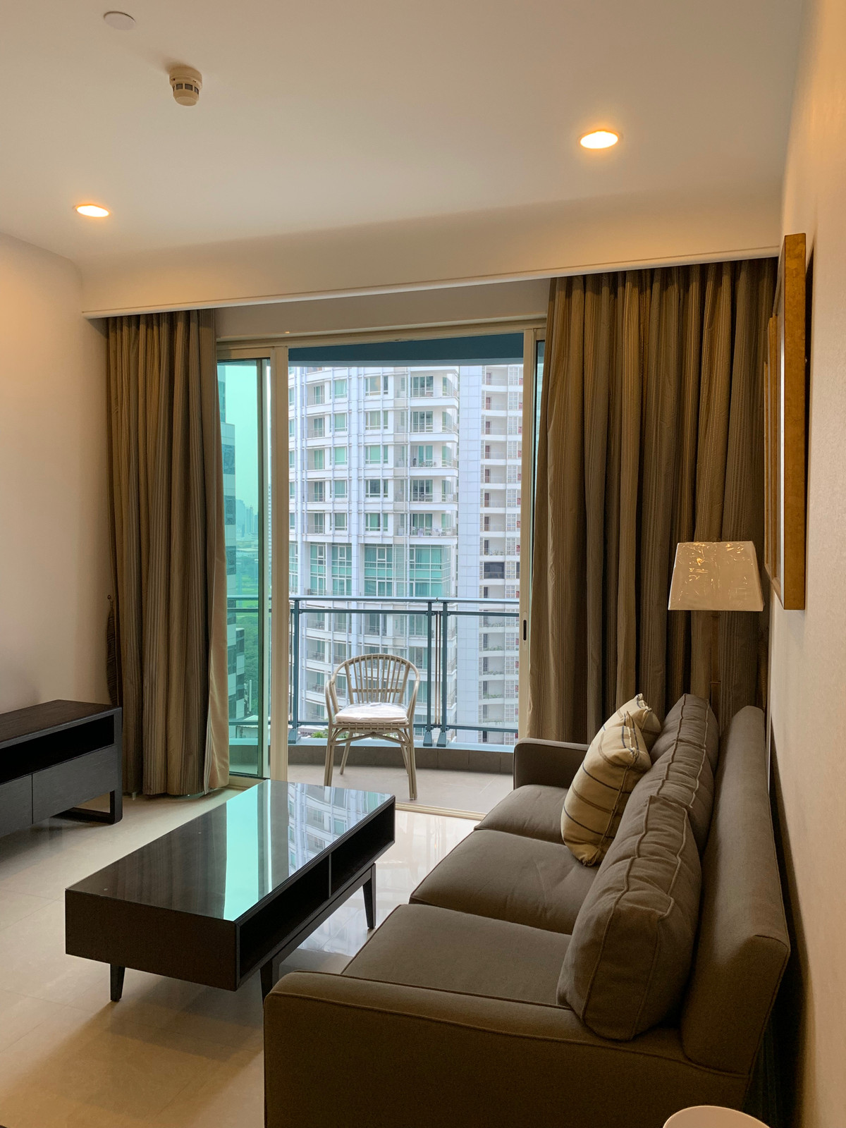 ขายคอนโดวิทยุ ชิดลม หลังสวน : ขายคอนโด Q Langsuan 2 ห้องนอน 98.23 ตร.ม. ใจกลางหลังสวน ใกล้ BTS ชิดลม | ราคา 18.9 ล้านบาท