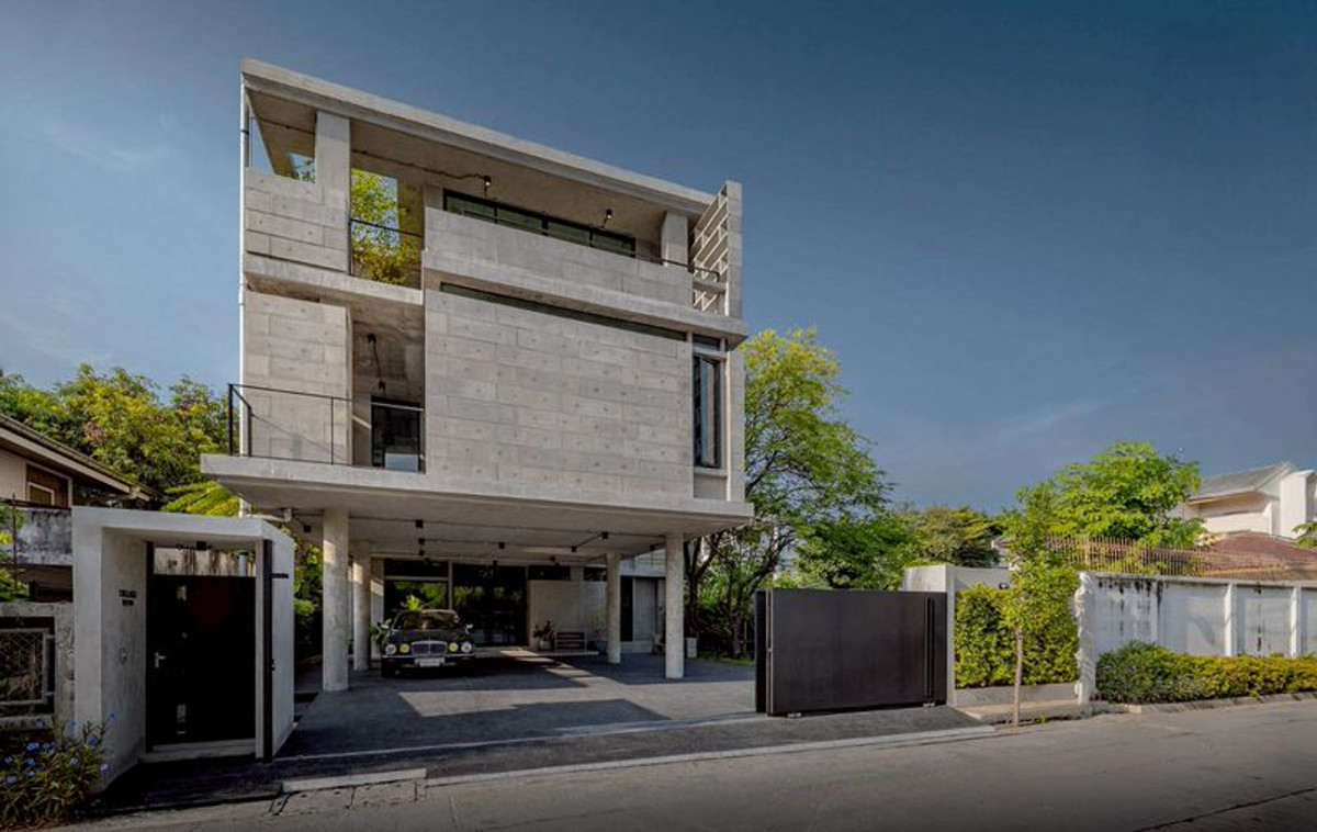 ขายโฮมออฟฟิศสะพานควาย จตุจักร : ขาย ‼️ ที่ดินพร้อมสิ่งปลูกสร้าง อาคาร 3 ชั้น โมเดิร์นสไตล์ Brutal Loft ระดับพรีเมียม เนื้อที่ 82 ตารางวา 4 ห้องทำงาน 3 ห้องน้ำ 2 ห้องประชุม ถนนลาดพร้าว แขวงจันทรเกษม เขตจตุจักร กรุงเทพมหานคร