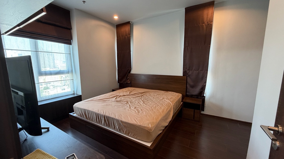 For RentCondoSukhumvit, Asoke, Thonglor : C Ekkamai, 2 bedrooms, ready to move in.