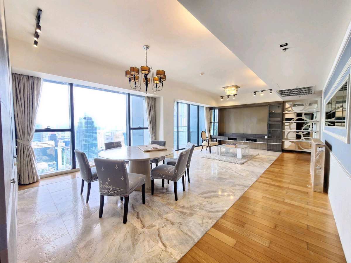 ให้เช่าคอนโดสาทร นราธิวาส : 🔥Luxury High Floor Three Bedroom Residence for Rent at The Met Chong Nonsi