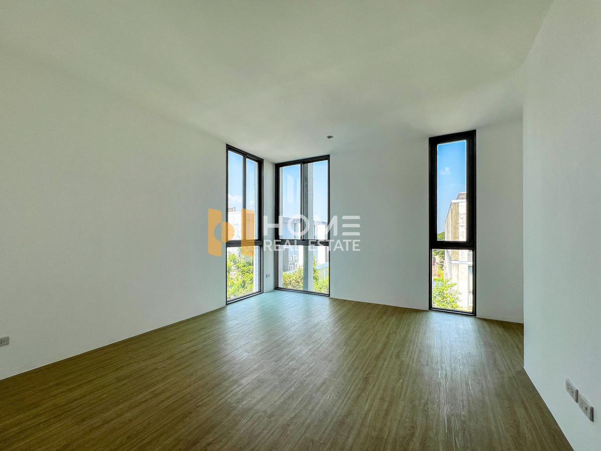 ขายทาวน์โฮมมีนบุรี-ร่มเกล้า : ทาวน์โฮมดีไซน์โมเดิร์น หลังมุม ใกล้ Ascot 🔥 เทพา รามคำแหง 118 / 3 ห้องนอน (ขาย), Dhepa Ramkhamhaeng 118 / 3 Bedrooms (FOR SALE) BZD147