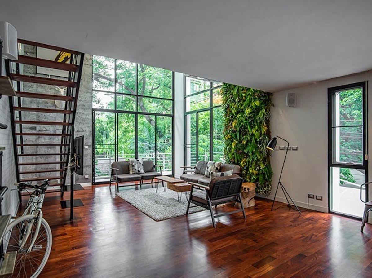 For RentCondoWitthayu, Chidlom, Langsuan, Ploenchit : 4 Bedroom Duplex Condo for Rent Tonson Area near Lumphini Park, 275 sq.m Spacious Unit