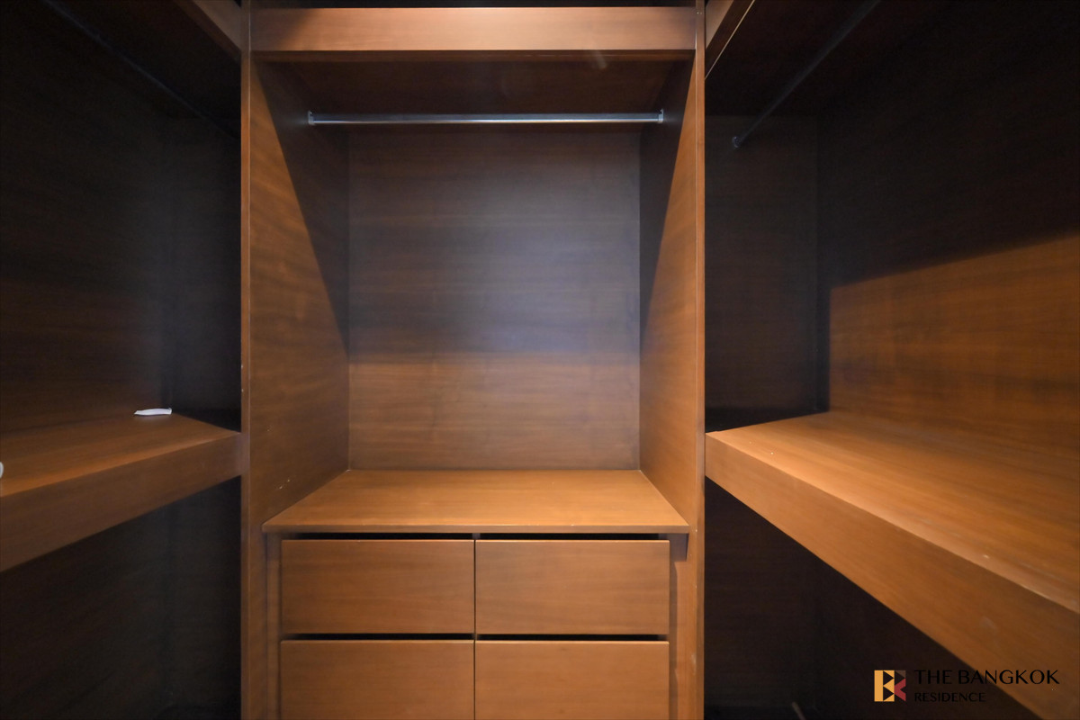 For RentCondoSukhumvit, Asoke, Thonglor : The Lakes 💎 Elegant High-Rise Unit with Lake View & Large Balcony 