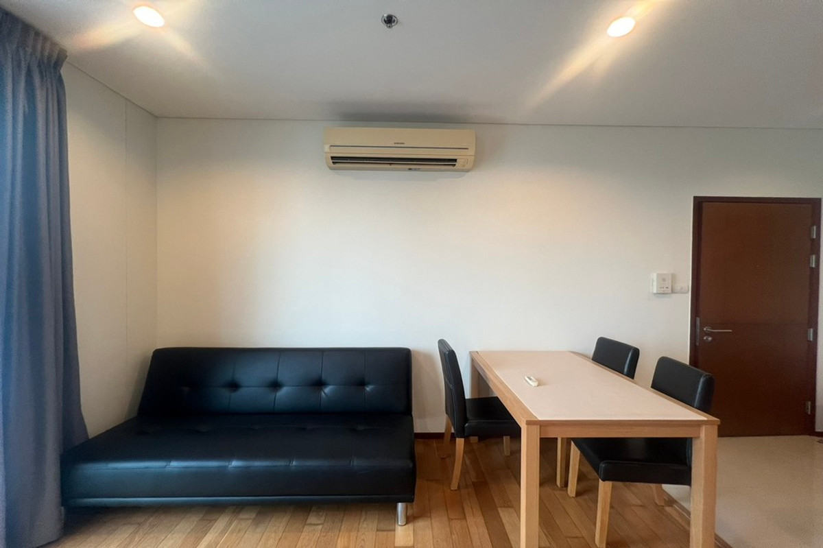 For RentCondoWongwianyai, Charoennakor : 🔥 For Rent !! large room, high floor !! 🔥 Code C20231000381..........Villa Sathorn, Studio room, 1 bathroom, furnished, ready to move in📣📣