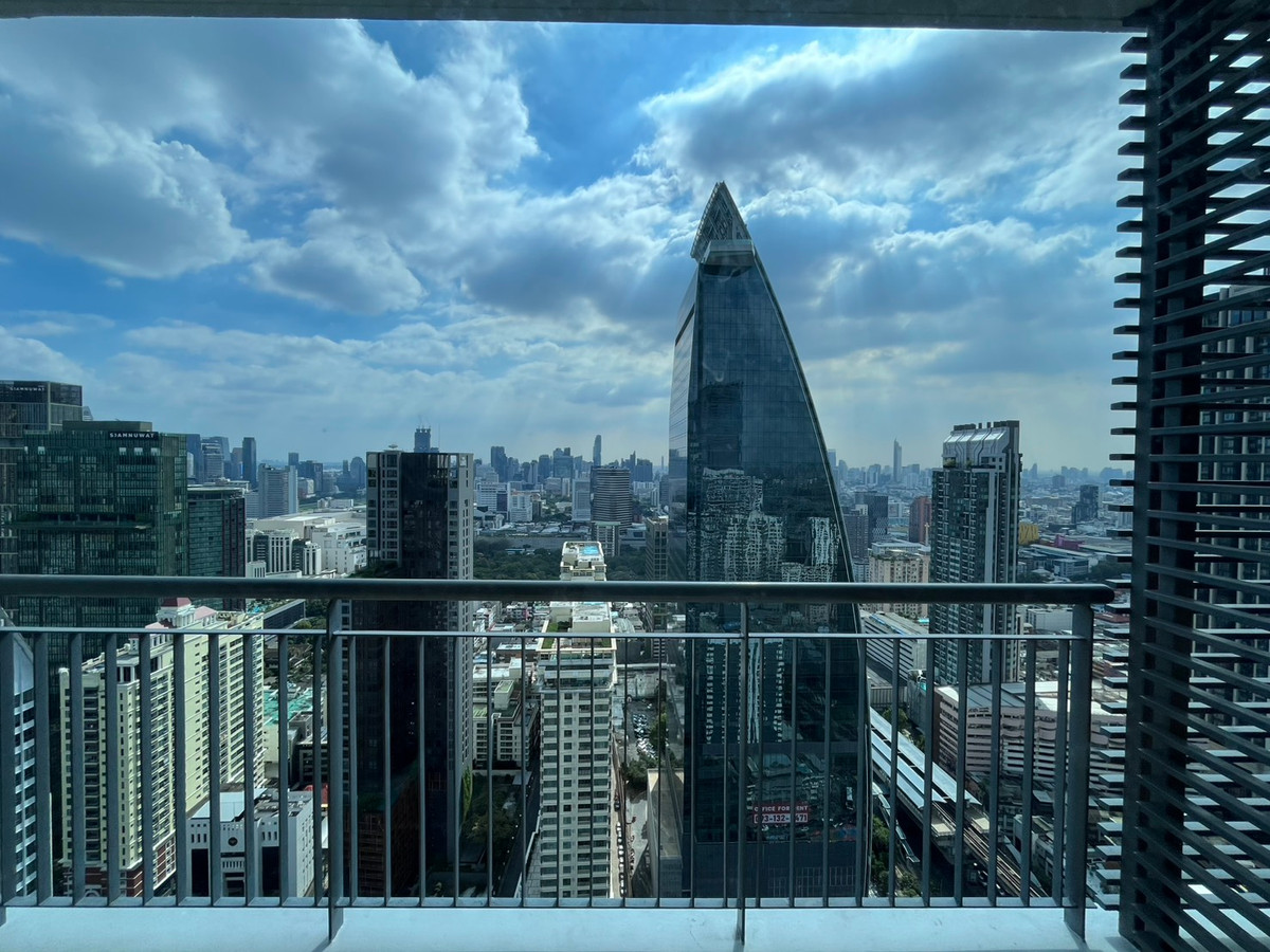 For SaleCondoRatchathewi,Phayathai : Luxury condo Villa Rachatewi 2 bedrooms near BTS RatchathewiSpacious area of 87 sq.m. Price 14.5 million THB with complete facilities!