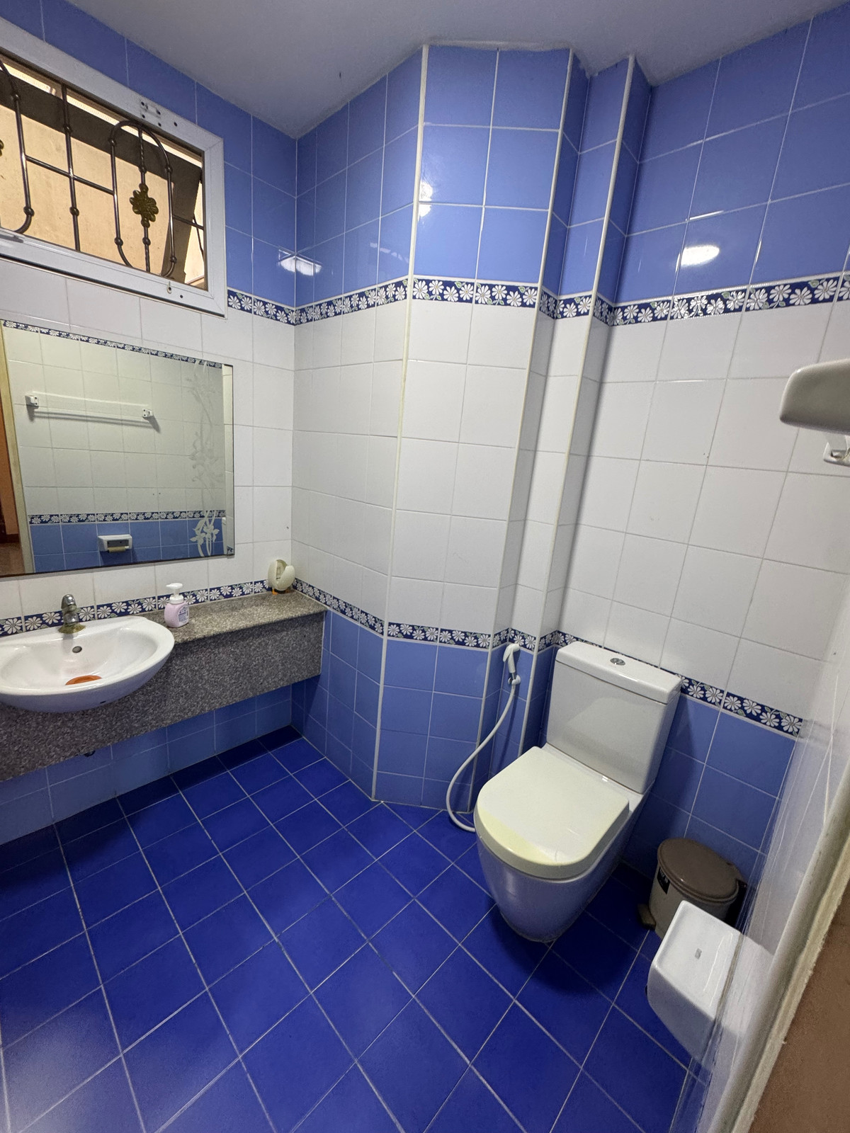 Home OfficeEakachai, Bang Bon : Massive Garden & 1st Floor Luxury Office | 5BR Detached House in Thawatphong Village BangBon5 | Luxuriously Furnished