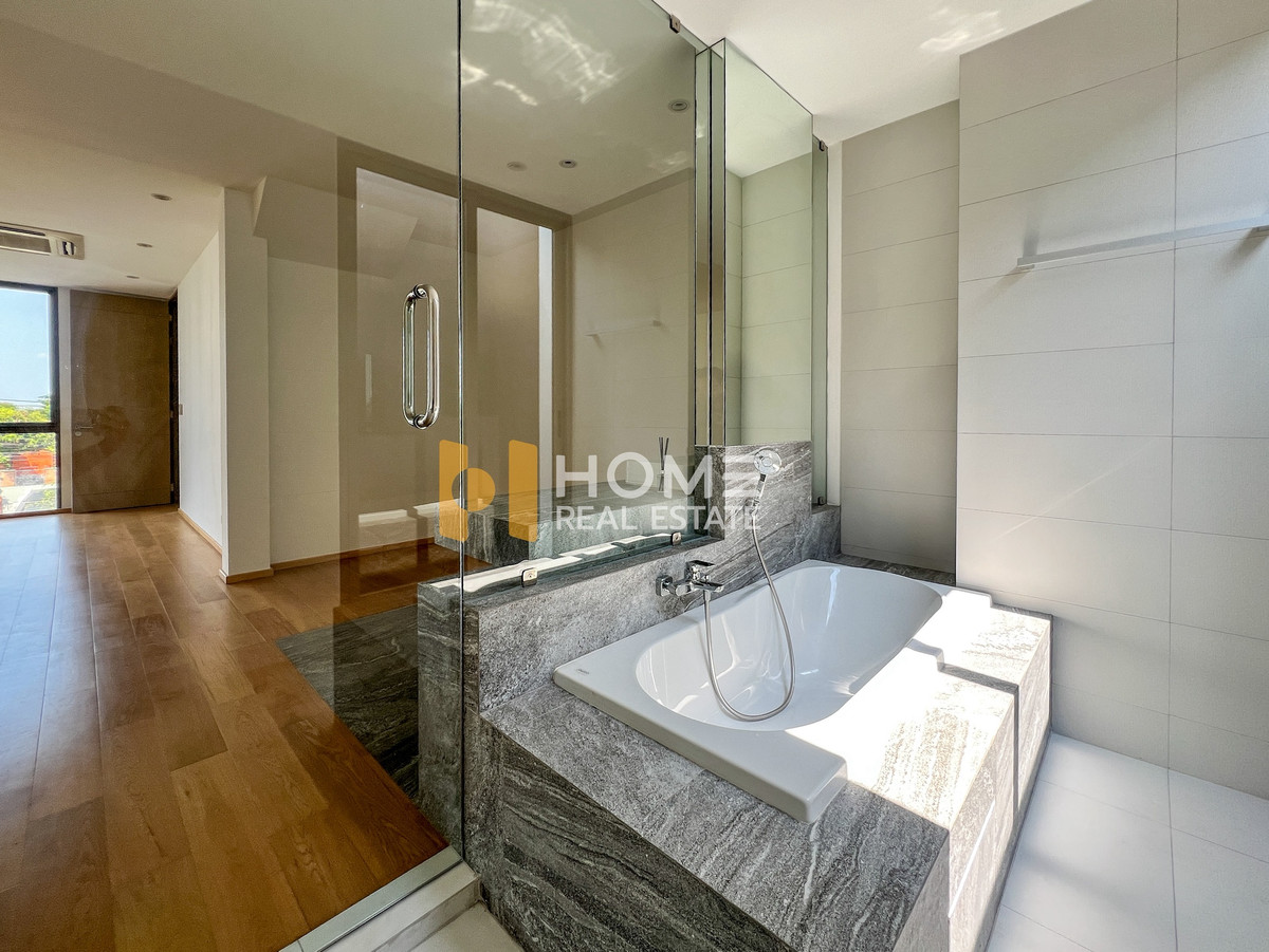 ขายทาวน์โฮมมีนบุรี-ร่มเกล้า : ทาวน์โฮมดีไซน์โมเดิร์น หลังมุม ใกล้ Ascot 🔥 เทพา รามคำแหง 118 / 3 ห้องนอน (ขาย), Dhepa Ramkhamhaeng 118 / 3 Bedrooms (FOR SALE) BZD147