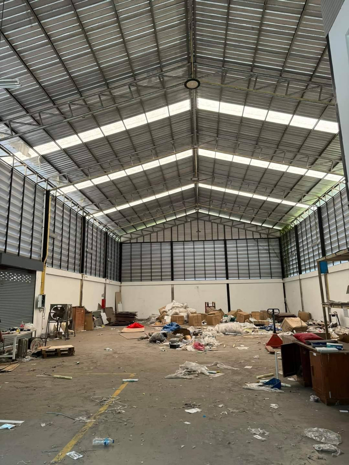 ให้เช่าโกดังบางแค เพชรเกษม : ให้เช่าโกดัง ขนาด450ตรม. ทำเล สาย4 ถ.พุทธสาคร จากพุทธมณฑลสาย4 เพียง 5กม. มี 2 หลังในพื้นที่เดียวกัน ตอนนี้เหลือหลังสุดท้าย