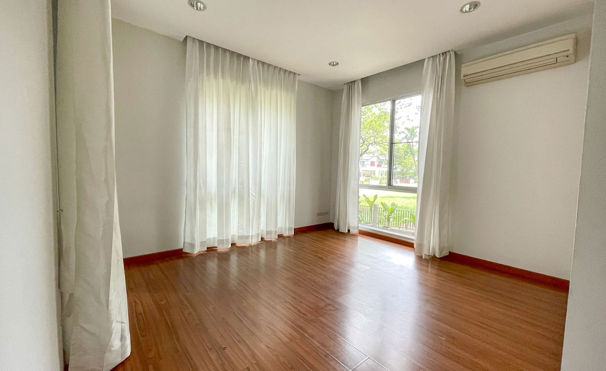 ขายบ้านนนทบุรี บางใหญ่ บางบัวทอง : 🔥ขายด่วน! บ้านสุดหรู พร้อมสระว่ายน้ำ Nichada Park (5+1 ห้องนอน 8 ห้องน้ำ)