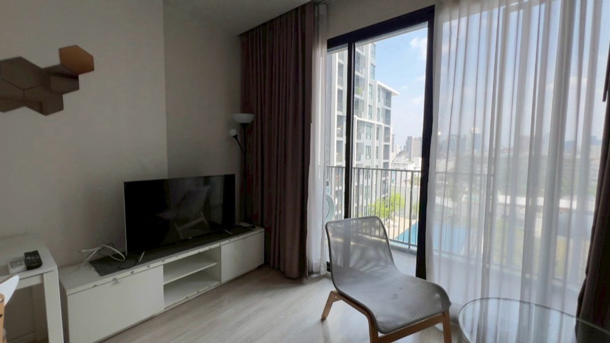 For RentCondoRatchadapisek, Huaikwang, Suttisan : 𝗕𝗶𝗴 𝗿𝗼𝗼𝗺 𝟰𝟱 𝘀𝗾𝗺. 𝗕𝗲𝘀𝘁 𝗽𝗿𝗶𝗰𝗲 𝗶𝗻 𝘁𝗵𝗲 𝗯𝘂𝗶𝗹𝗱𝗶𝗻𝗴 ✨ 𝗤𝘂𝗶𝗻𝗻 𝗥𝗮𝘁𝗰𝗵𝗮𝗱𝗮 𝟭𝟳.