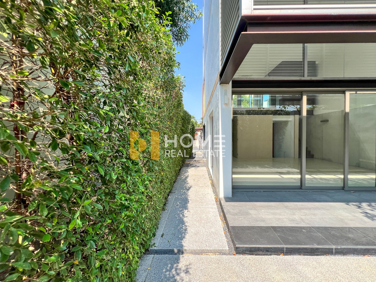 ขายทาวน์โฮมมีนบุรี-ร่มเกล้า : ทาวน์โฮมดีไซน์โมเดิร์น หลังมุม ใกล้ Ascot 🔥 เทพา รามคำแหง 118 / 3 ห้องนอน (ขาย), Dhepa Ramkhamhaeng 118 / 3 Bedrooms (FOR SALE) BZD147