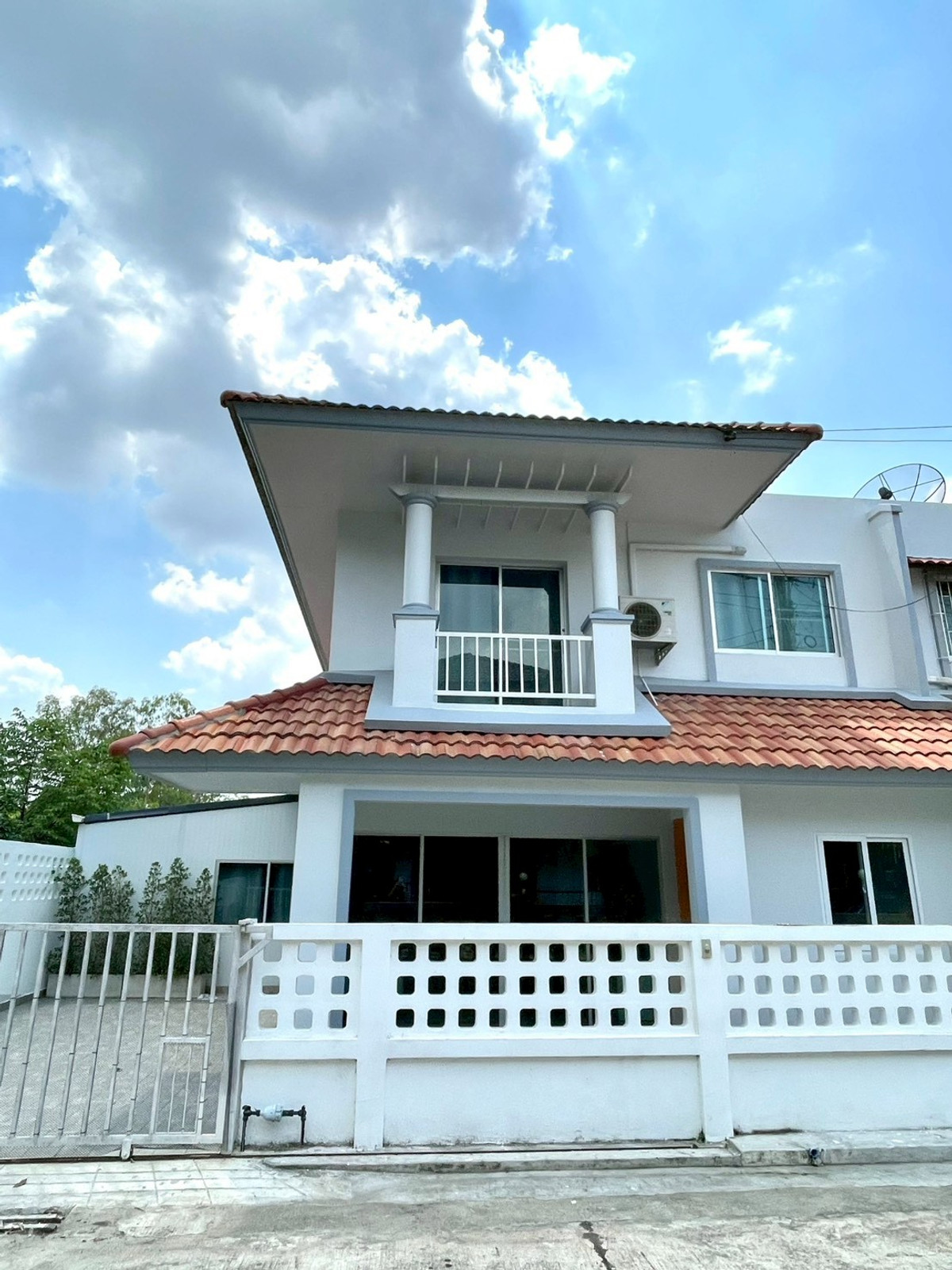 For SaleHousePattaya, Bangsaen, Chonburi : Happy Place Village / 5 Bedrooms (FOR SALE), Happy Place Village / 5 Bedrooms (FOR SALE) BEWN107