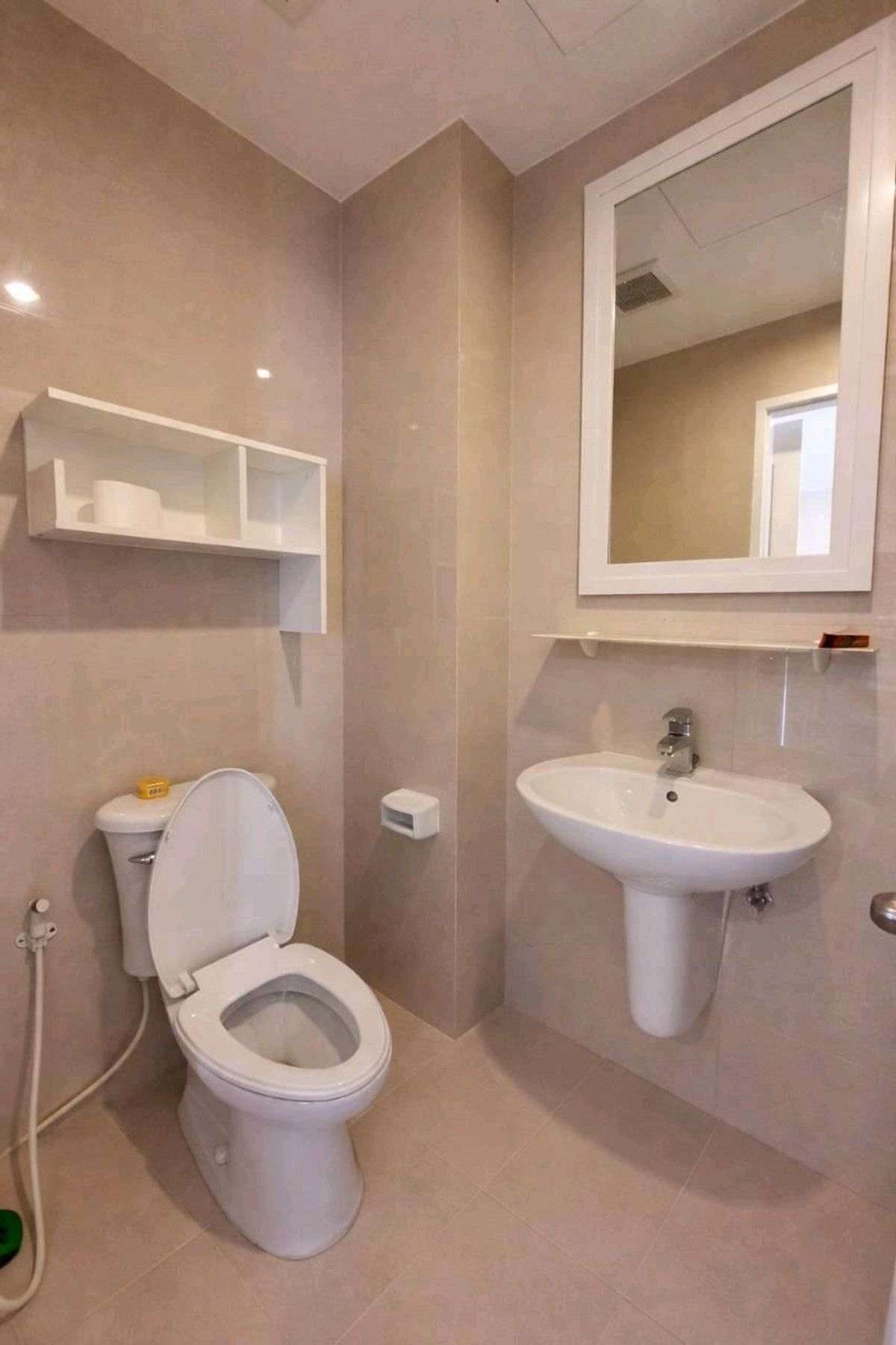 For RentCondoRattanathibet, Sanambinna : Condo for rent, 2 bedrooms, Condo Manor Sanambinnam, Nonthaburi