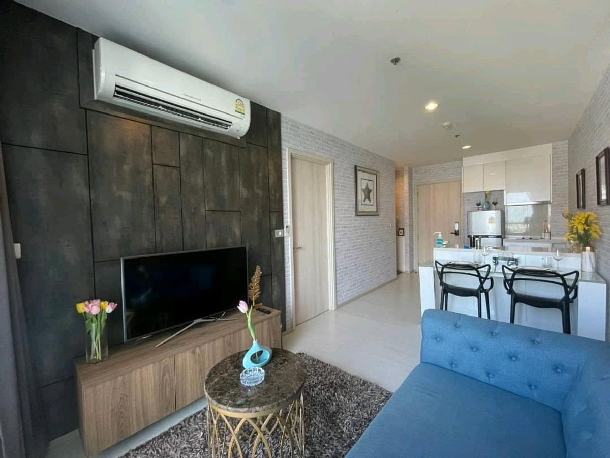 For RentCondoSukhumvit, Asoke, Thonglor : For rent Rhythm Sukhumvit 42 near BTS and Gate way Ekkamai.