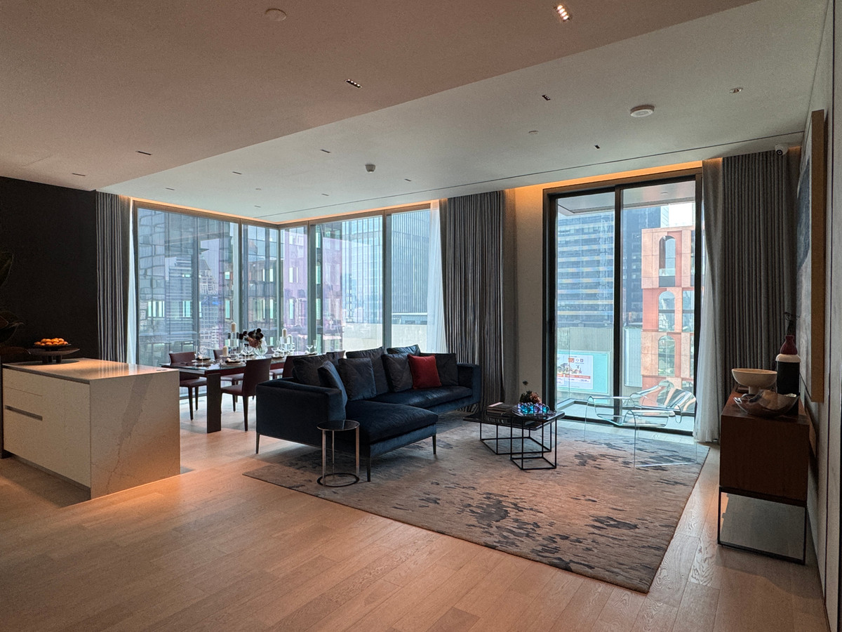 ขายคอนโดวิทยุ ชิดลม หลังสวน : ✨ ใช้ชีวิตใจกลางเมือง พร้อมพื้นที่ส่วนตัวระดับ Super Luxury  พื้นที่ขนาดใหญ่ 135.9 ตร.ม. (Rare มากในย่าน CBD)