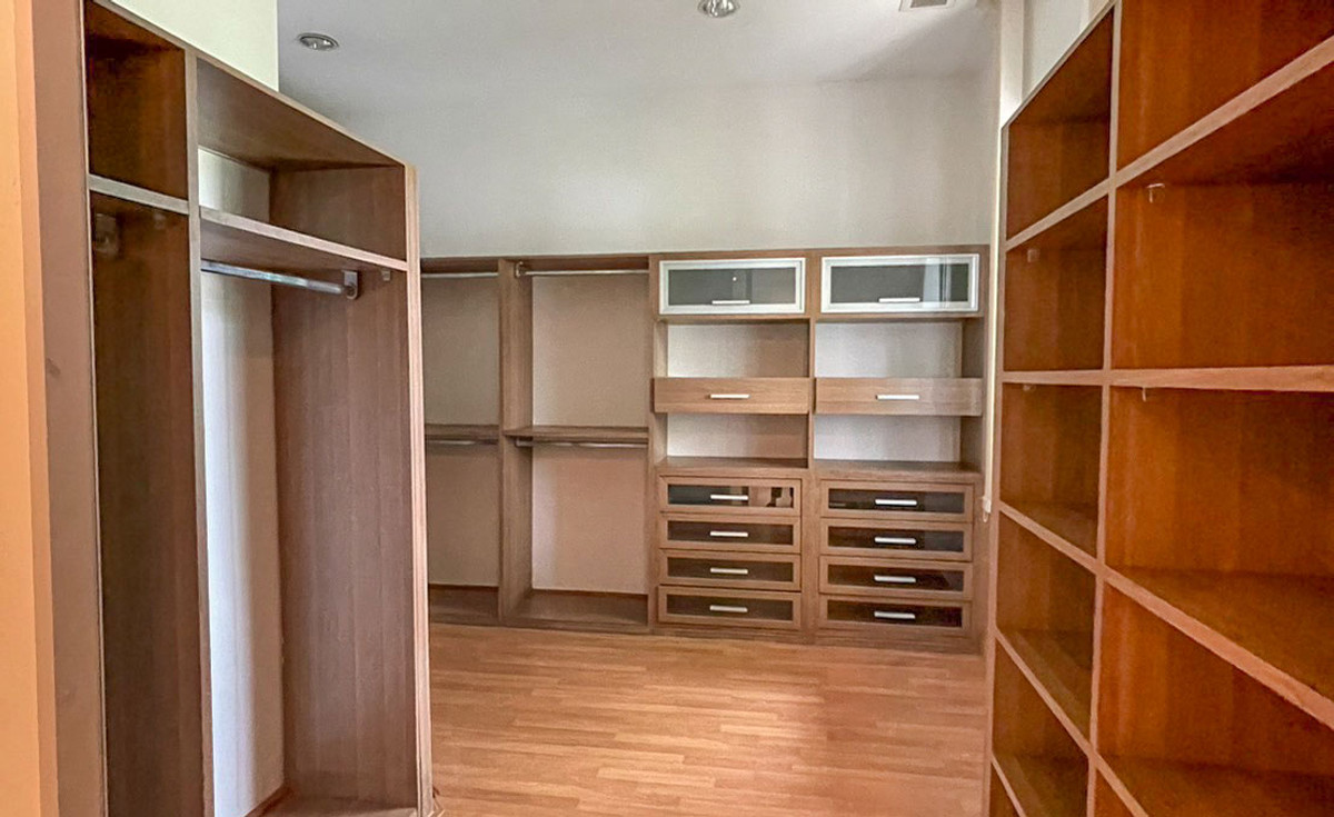 ขายบ้านนนทบุรี บางใหญ่ บางบัวทอง : 🔥ขายด่วน! บ้านสุดหรู พร้อมสระว่ายน้ำ Nichada Park (5+1 ห้องนอน 8 ห้องน้ำ)