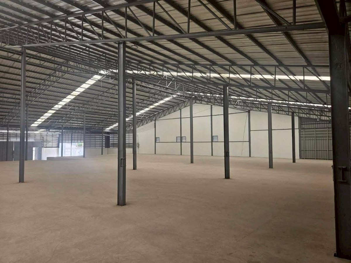 For RentFactoryBang kae, Phetkasem : Warehouse for rent, total area approximately 1,700 sq m, Phutthamonthon Sai 4 location.  purple space