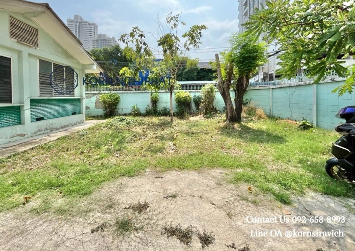 ให้เช่าร้านค้า/ตลาดนัดสุขุมวิท อโศก ทองหล่อ : บ้านเดี่ยวทำธุรกิจได้ | สุขุมวิท 39 พร้อมพงษ์ | ที่ดิน 200 ตร.วา | 曼谷黄金地段别墅出租 | 素坤逸39巷 鹏蓬 | 适合咖啡店·诊所·办公 | プロンポン高級一戸建て｜事業用可｜駐車場多数