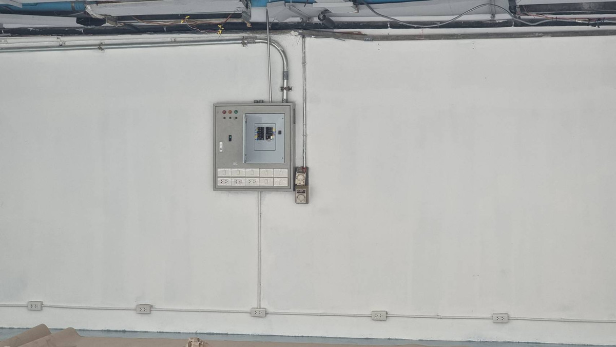 ให้เช่าร้านค้า/ตลาดนัดสุขุมวิท อโศก ทองหล่อ : ทองหล่อ ให้เช่า พื้นที่ 80 ตรม. ติดริมถนน เหมาะทำโชว์รูม ขายสินค้าหรู เช่น ขายเพชร กระเป๋าแบรนเนม wellness (โทรมาเลยมีให้เลือกหลายที่ ในสุขุมวิท)