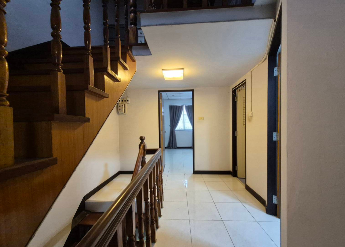 For SaleTownhomePinklao, Charansanitwong : "Looking for a house in Ratchaphruek with a budget of less than 3 million baht, get a lot of space. Only after this!! ”