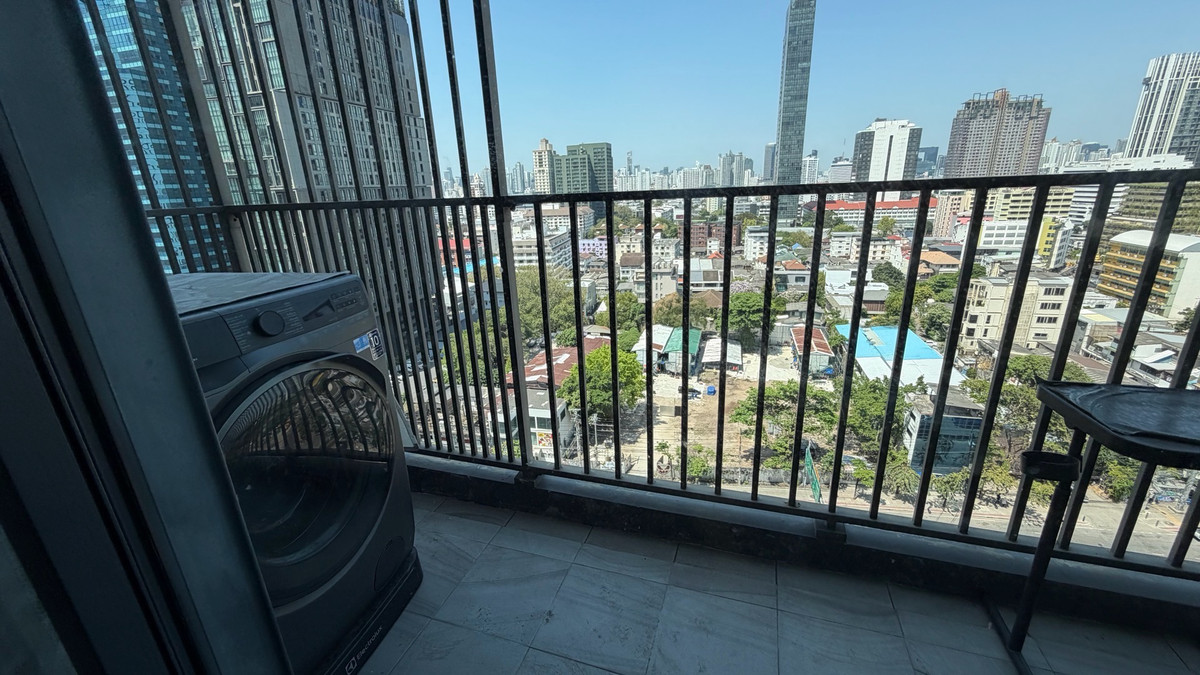 For RentCondoSukhumvit, Asoke, Thonglor : C Ekkamai, 2 bedrooms, ready to move in.