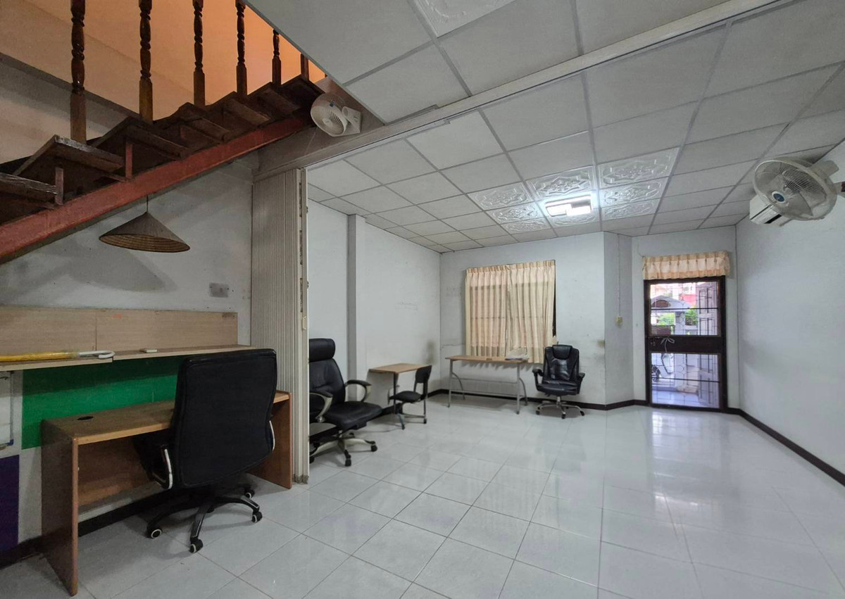 For SaleTownhomePinklao, Charansanitwong : "Looking for a house in Ratchaphruek with a budget of less than 3 million baht, get a lot of space. Only after this!! ”