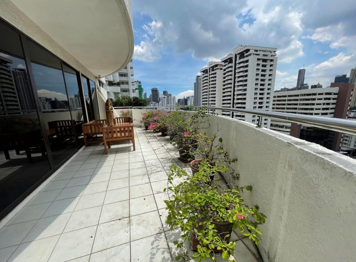 คอนโดสุขุมวิท อโศก ทองหล่อ : คอนโดลงทุน สุขุมวิท 39 ใกล้ BTS พร้อมพงษ์ ปล่อยเช่า 60,000 บาทต่อเดือน กลุ่มผู้เช่าต่างชาติชัด ใกล้ EmQuartier และ Fuji Supermarket