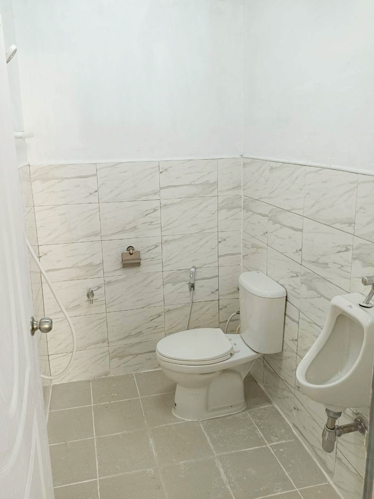 For RentWarehouseNawamin, Ramindra : Owner Post Warehouse for rent, Soi Ramintra 39, Intersection 1, size 504 sq m.