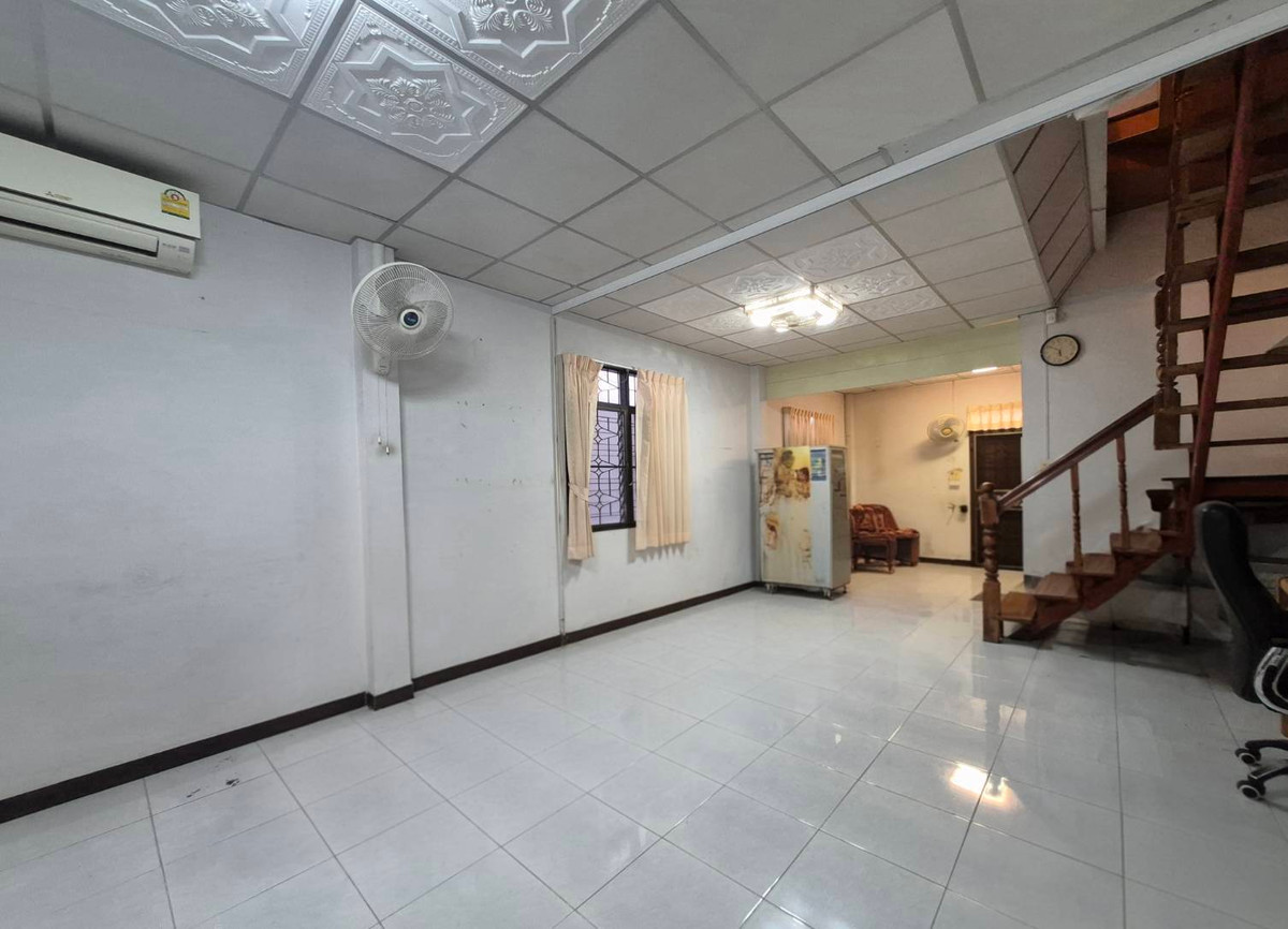 For SaleTownhomePinklao, Charansanitwong : "Looking for a house in Ratchaphruek with a budget of less than 3 million baht, get a lot of space. Only after this!! ”