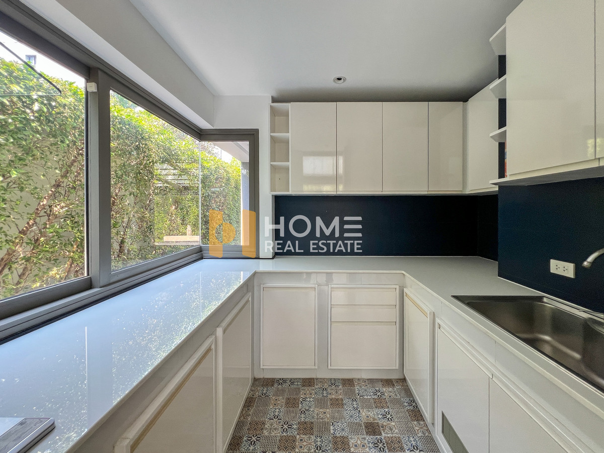 ขายทาวน์โฮมมีนบุรี-ร่มเกล้า : ทาวน์โฮมดีไซน์โมเดิร์น หลังมุม ใกล้ Ascot 🔥 เทพา รามคำแหง 118 / 3 ห้องนอน (ขาย), Dhepa Ramkhamhaeng 118 / 3 Bedrooms (FOR SALE) BZD147