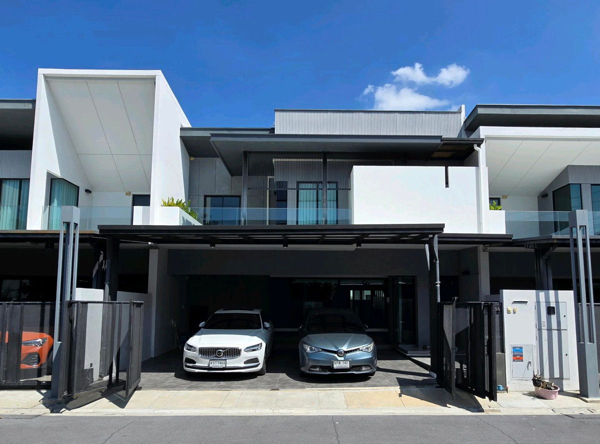 TownhomeBangna, Bearing, Lasalle : Premiumfurniture Built in the whole house