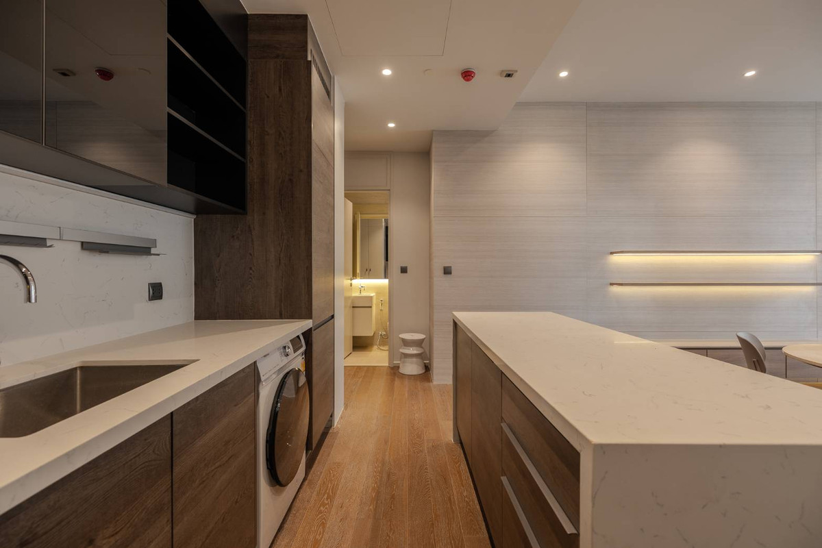 For RentCondoWitthayu, Chidlom, Langsuan, Ploenchit : Luxury condo with 2 bedrooms located behind Suan, near BTS Chit LomRent for only 120,000 Baht/month with complete amenities!