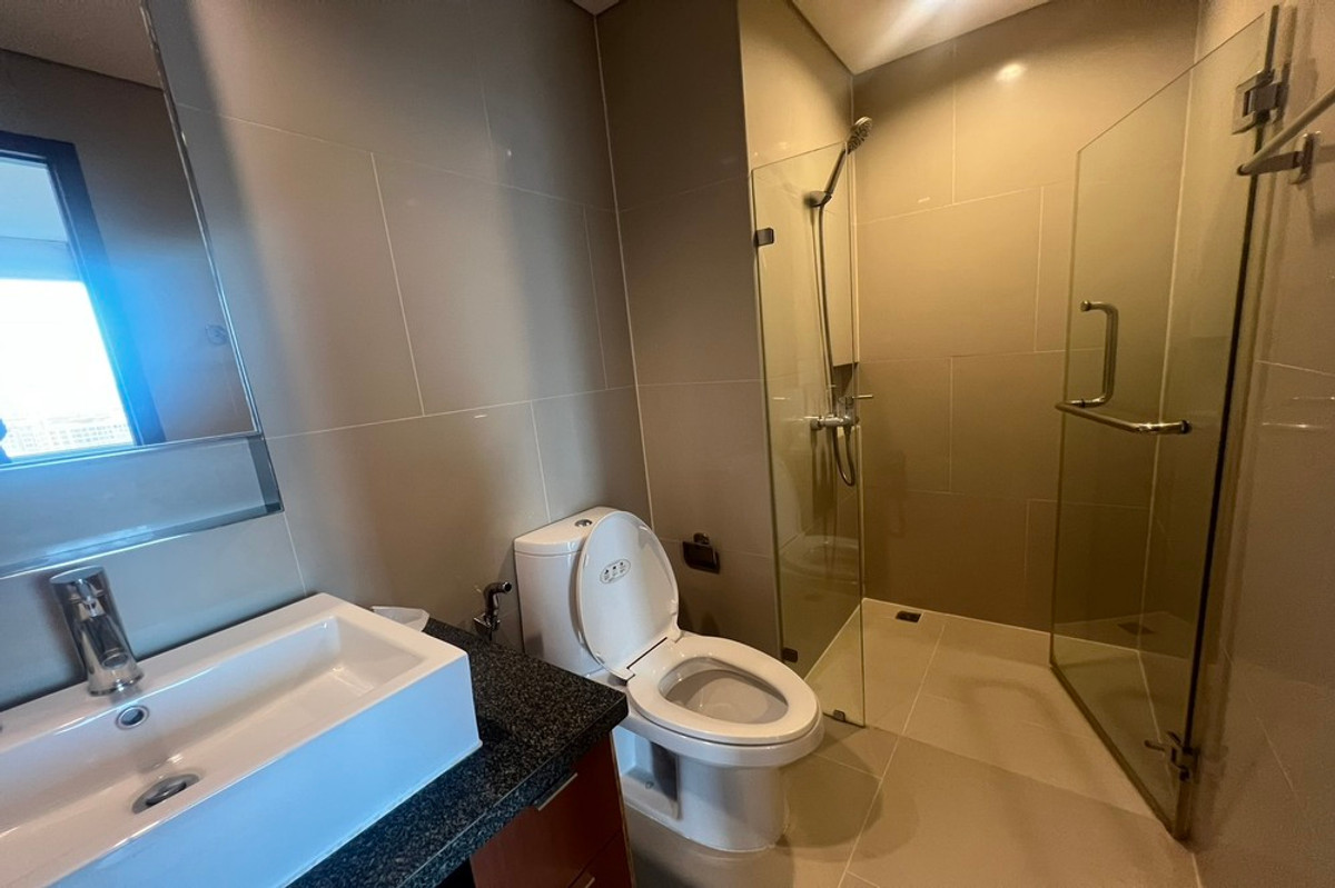 For RentCondoWongwianyai, Charoennakor : 🔥 For Rent !! large room, high floor !! 🔥 Code C20231000381..........Villa Sathorn, Studio room, 1 bathroom, furnished, ready to move in📣📣