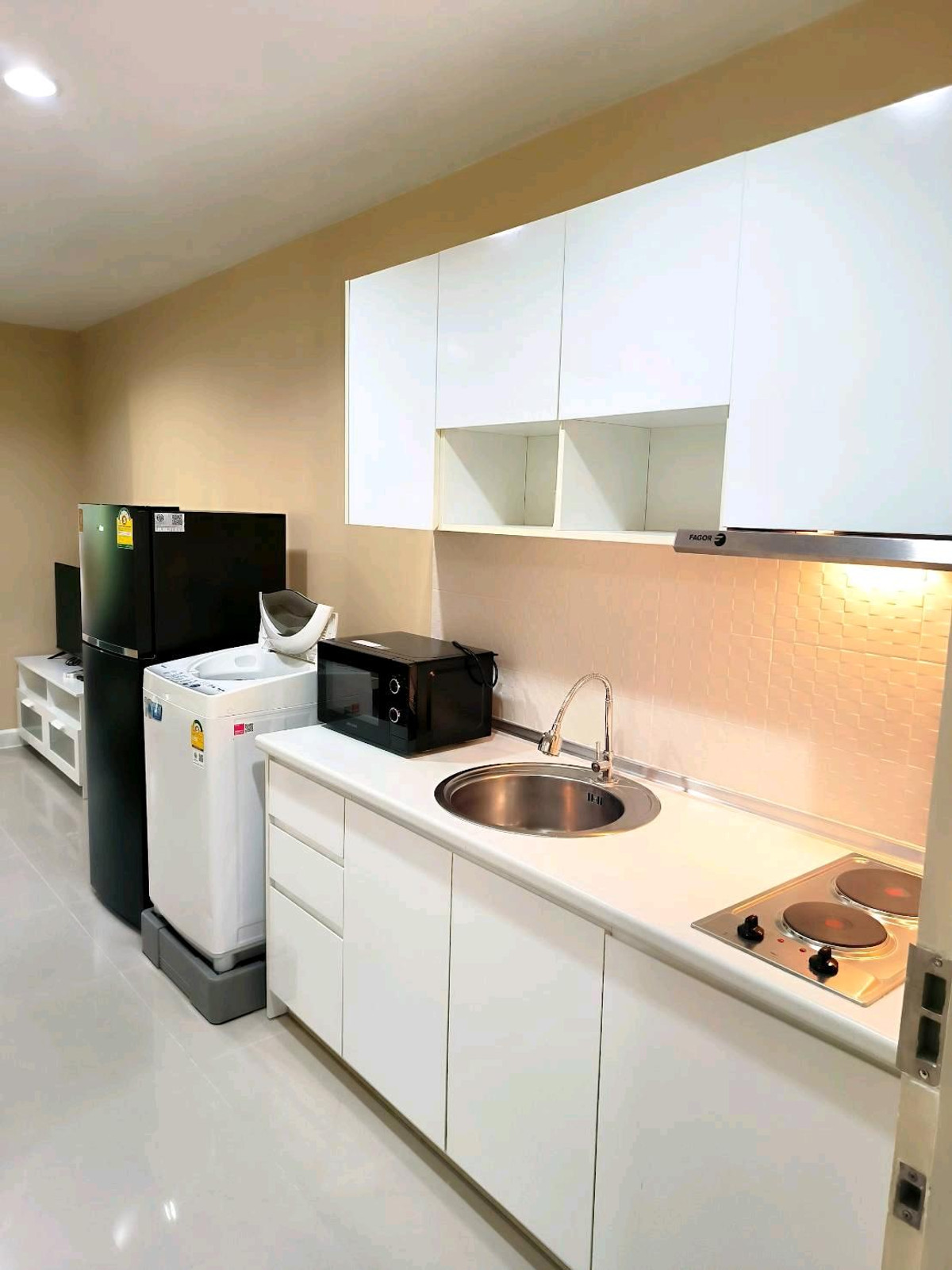 ให้เช่าคอนโดท่าพระ ตลาดพลู วุฒากาศ : ให้เช่าระยะสั้น 1 เดือน 10,000 บาท มัดจำ 5000 บาท คอนโดเมโทรพาร์คสาทร ใกล้ BTs  บางหว้า