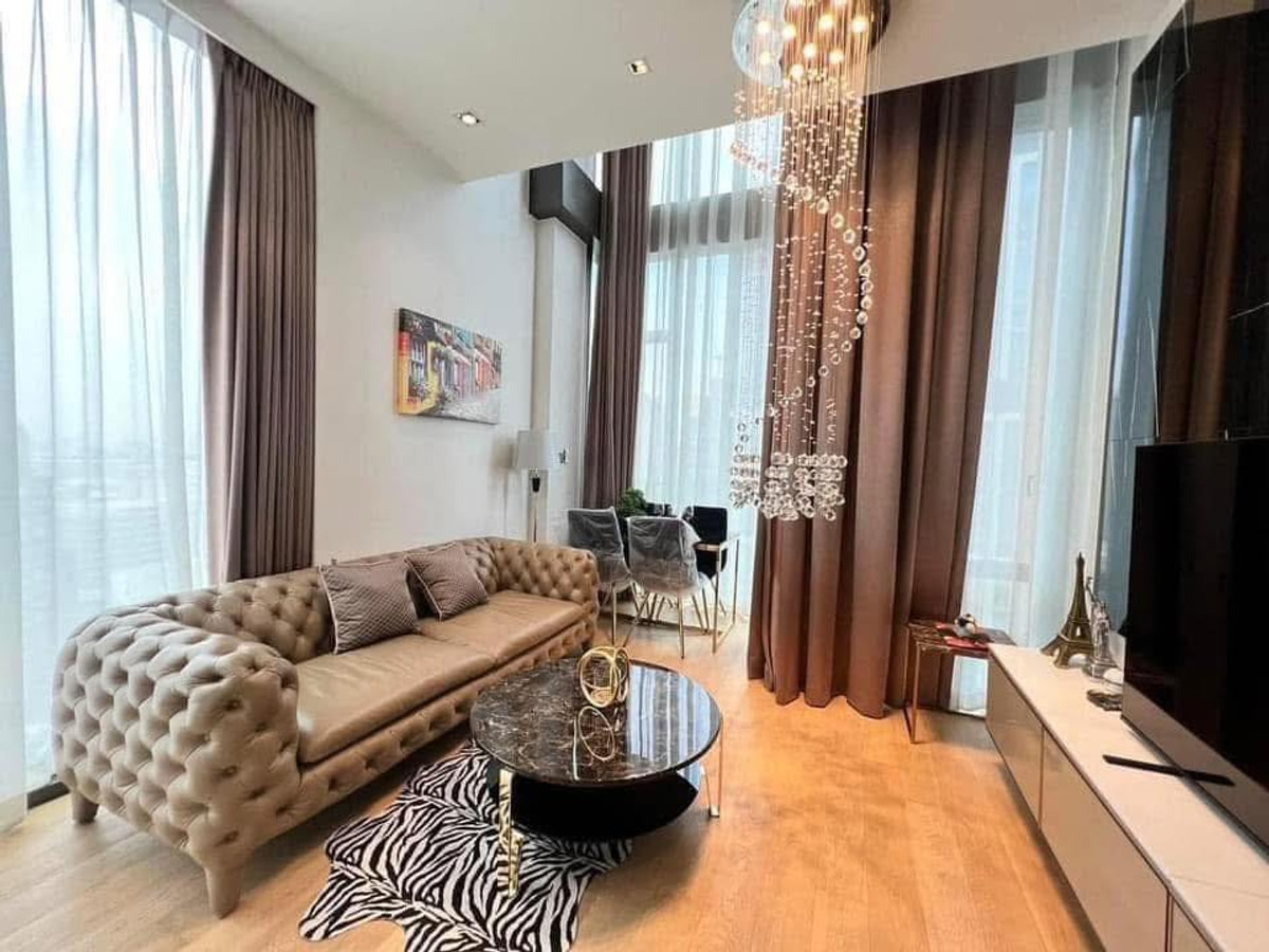 For RentCondoWitthayu, Chidlom, Langsuan, Ploenchit : ✨ Rare Luxury 1BR @ 28 Chidlom | In the heart of Chidlom, can walk to BTS. Low-rise luxury condo in Soi Chidlom, known for its peace and privacy. Suitable for executives or foreigners who want to live in the heart of the city. With walking distance to BTS