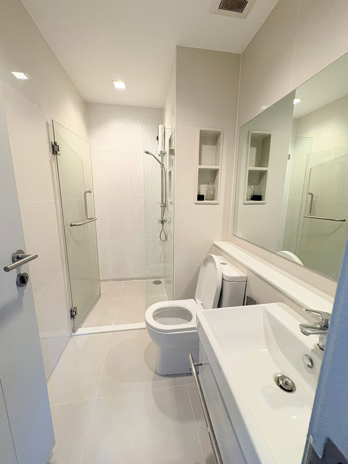 For SaleCondoRama9, Petchburi, RCA : Condo for sale Life Asoke Rama 9 price 5,290,000 baht [NCs260209]