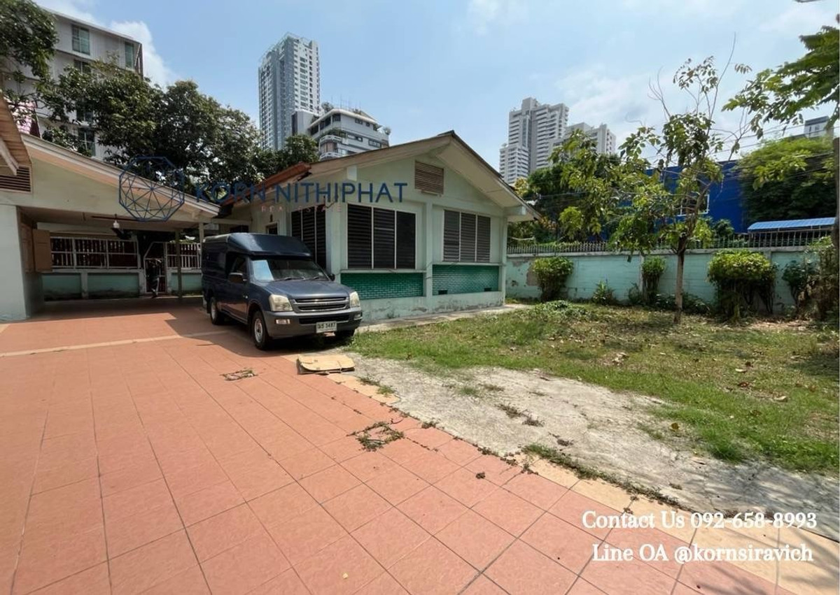 ให้เช่าร้านค้า/ตลาดนัดสุขุมวิท อโศก ทองหล่อ : บ้านเดี่ยวทำธุรกิจได้ | สุขุมวิท 39 พร้อมพงษ์ | ที่ดิน 200 ตร.วา | 曼谷黄金地段别墅出租 | 素坤逸39巷 鹏蓬 | 适合咖啡店·诊所·办公 | プロンポン高級一戸建て｜事業用可｜駐車場多数