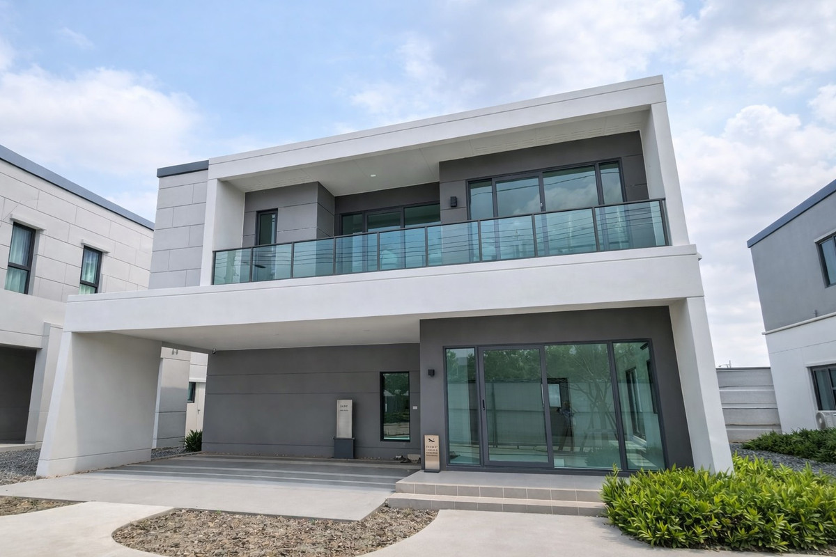 For RentHouseBangna, Bearing, Lasalle : Large luxury detached house near Mega Bangna, Centro Bangna – Fully Furnished, ready to move in immediately.