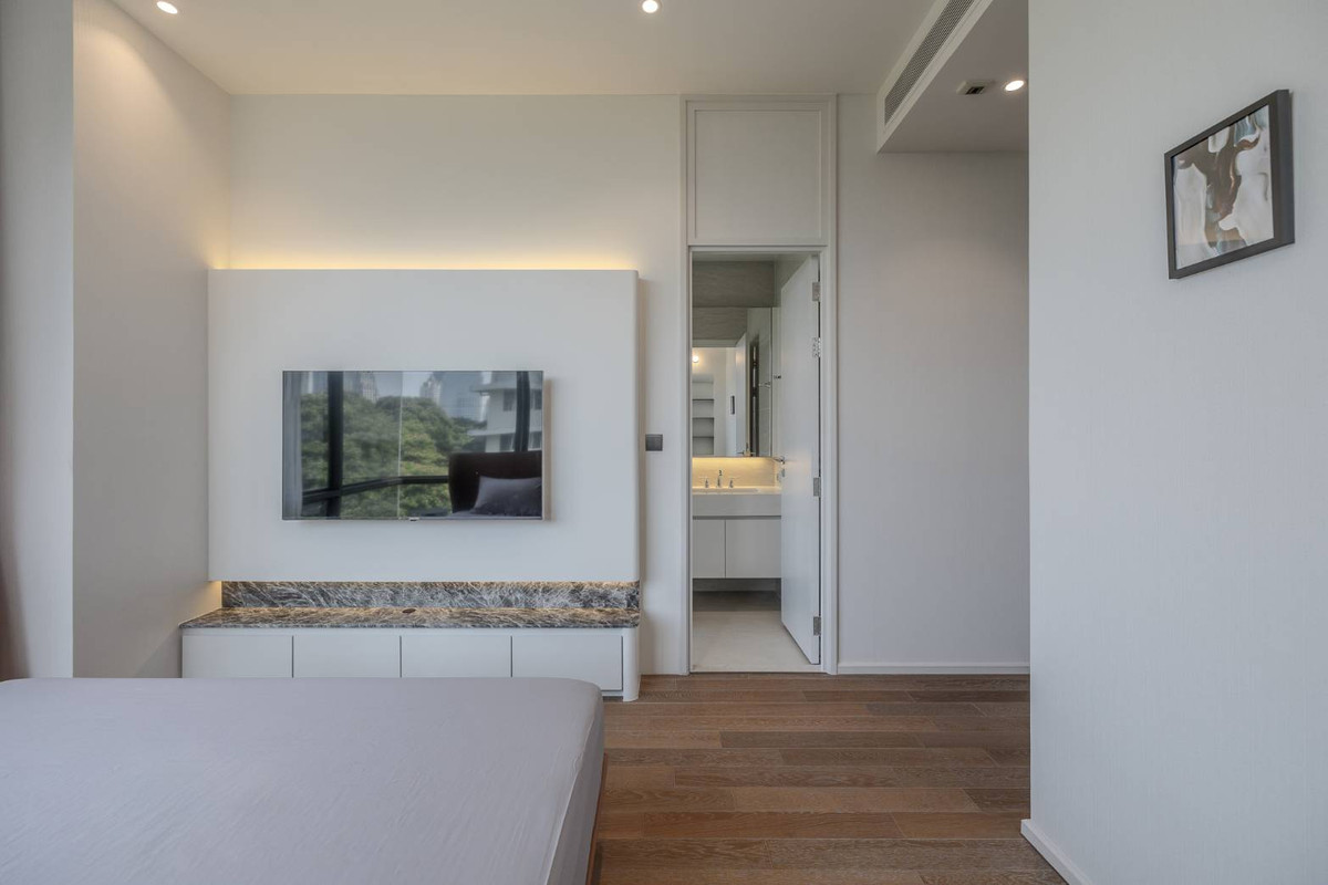 For RentCondoWitthayu, Chidlom, Langsuan, Ploenchit : Luxury condo with 2 bedrooms located behind Suan, near BTS Chit LomRent for only 120,000 Baht/month with complete amenities!