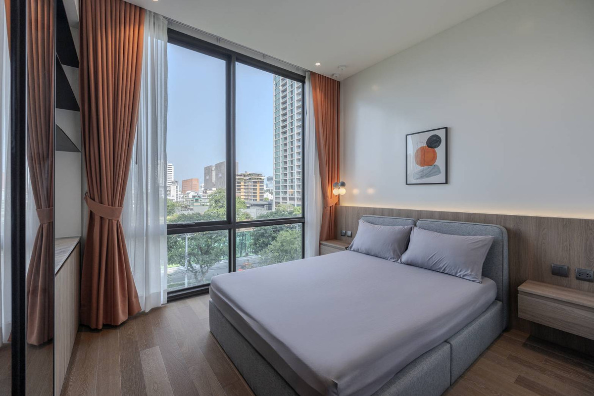 For RentCondoWitthayu, Chidlom, Langsuan, Ploenchit : Luxury condo with 2 bedrooms located behind Suan, near BTS Chit LomRent for only 120,000 Baht/month with complete amenities!