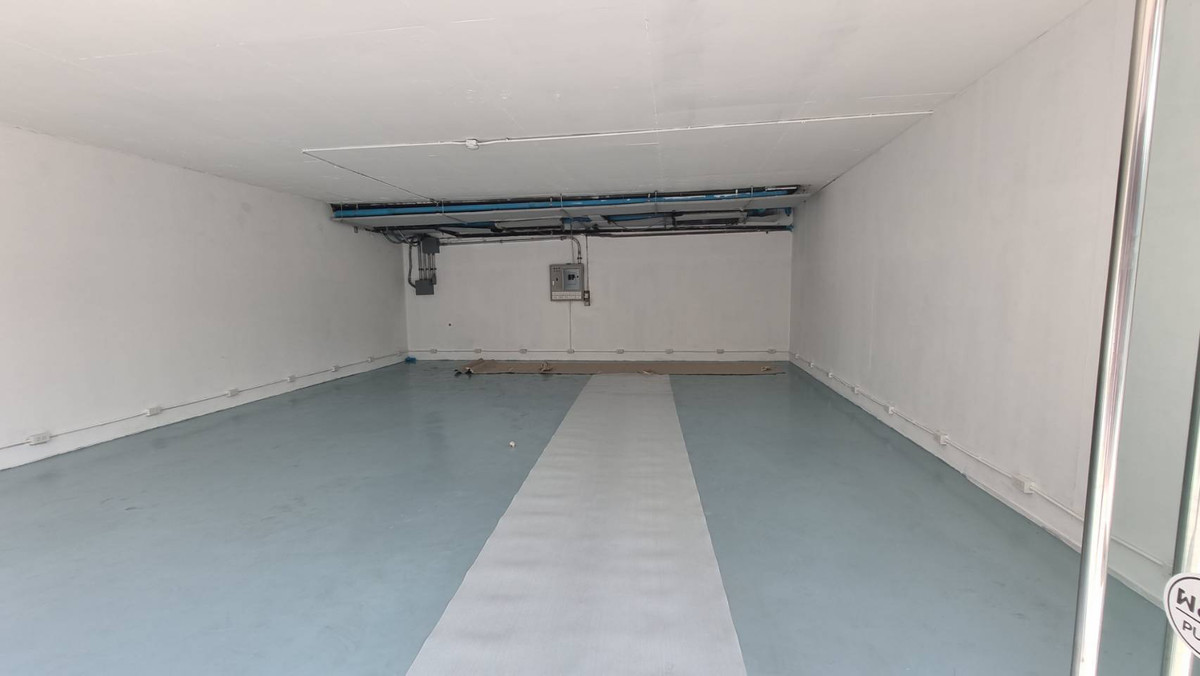 ให้เช่าร้านค้า/ตลาดนัดสุขุมวิท อโศก ทองหล่อ : ทองหล่อ ให้เช่า พื้นที่ 80 ตรม. ติดริมถนน เหมาะทำโชว์รูม ขายสินค้าหรู เช่น ขายเพชร กระเป๋าแบรนเนม wellness (โทรมาเลยมีให้เลือกหลายที่ ในสุขุมวิท)