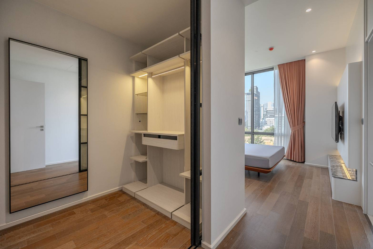 For RentCondoWitthayu, Chidlom, Langsuan, Ploenchit : Luxury condo with 2 bedrooms located behind Suan, near BTS Chit LomRent for only 120,000 Baht/month with complete amenities!