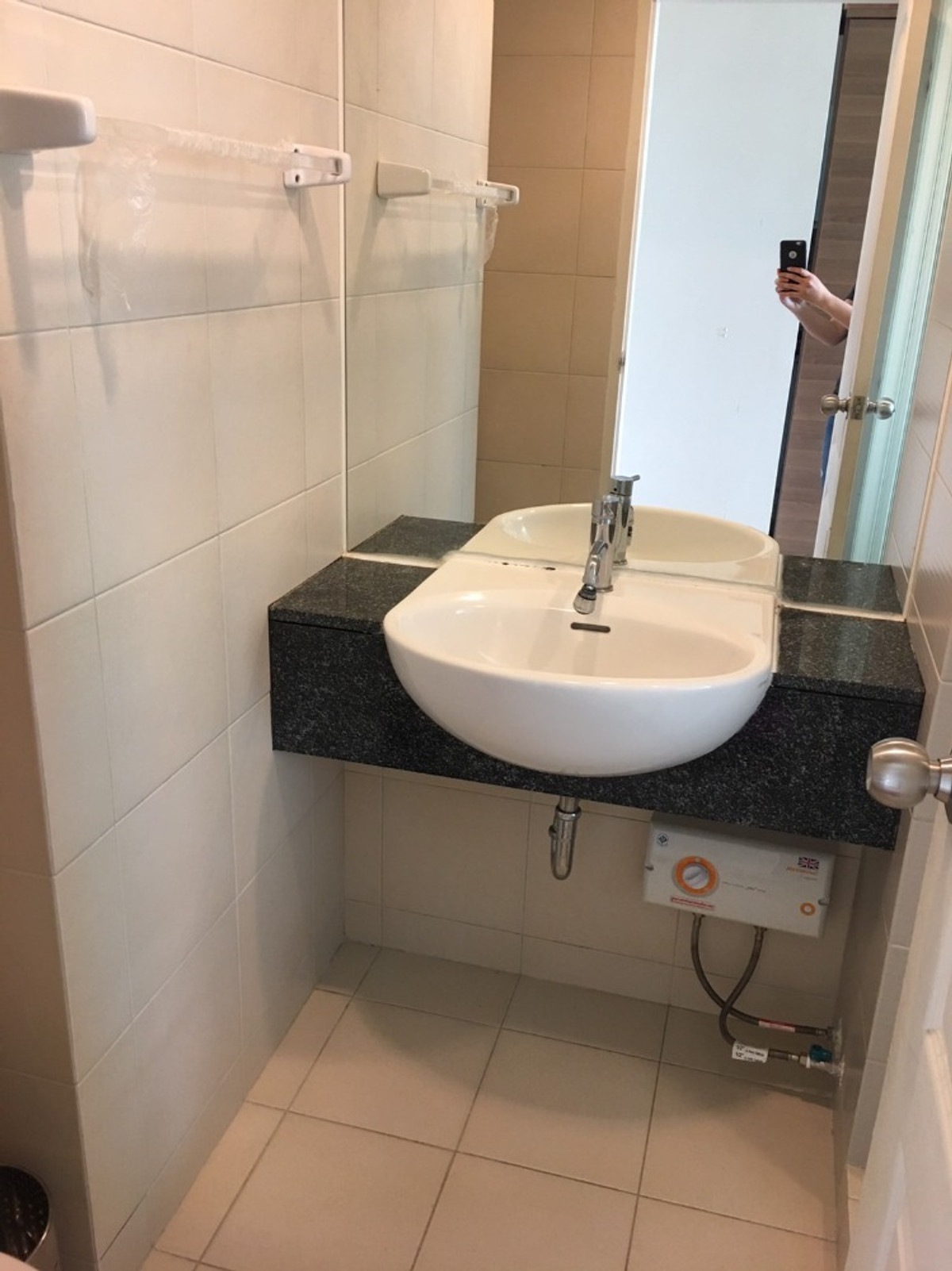 For SaleCondoWongwianyai, Charoennakor : The Light House Sathorn - Chareonnakorn / 1 Studio (SALE WITH TENENT), The Light House Sathorn - Chareonnakorn / 1 Studio Room (Sale with Tenant) PT088