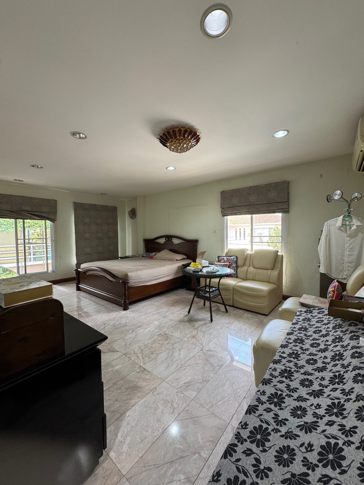 Home OfficeEakachai, Bang Bon : Massive Garden & 1st Floor Luxury Office | 5BR Detached House in Thawatphong Village BangBon5 | Luxuriously Furnished