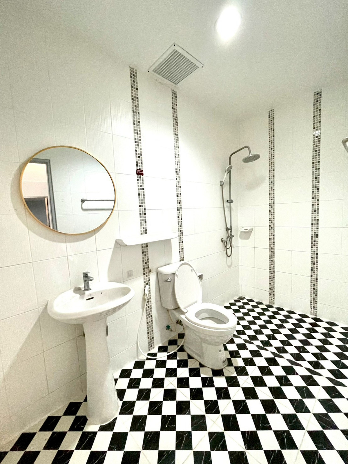 For SaleHousePattaya, Bangsaen, Chonburi : Happy Place Village / 5 Bedrooms (FOR SALE), Happy Place Village / 5 Bedrooms (FOR SALE) BEWN107